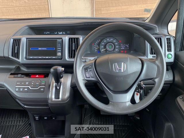 Honda e 2011-06 224714-1