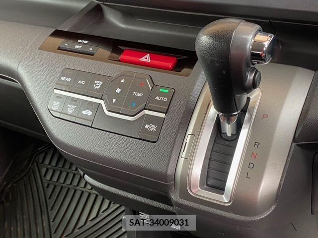Honda e 2011-06 224714-19