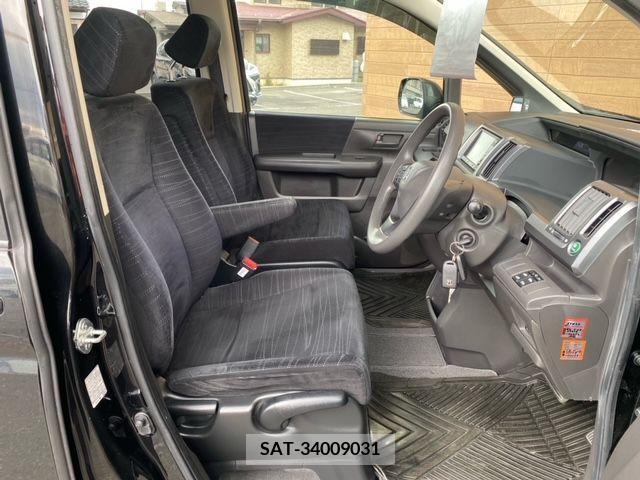 Honda e 2011-06 224714-9