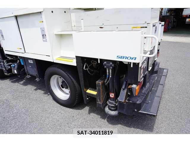 Mitsubishi CANTER 2018-03 385113-17
