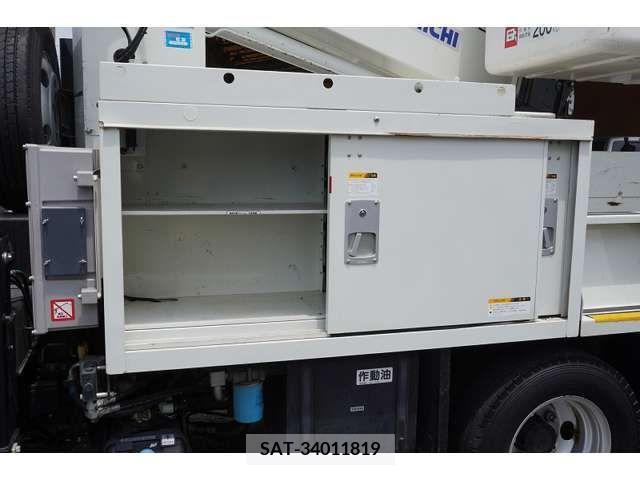 Mitsubishi CANTER 2018-03 385113-15