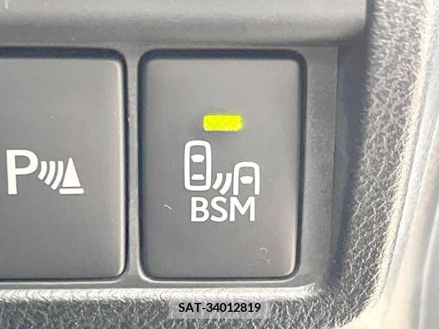 Lexus IS 2017-11 300088-3