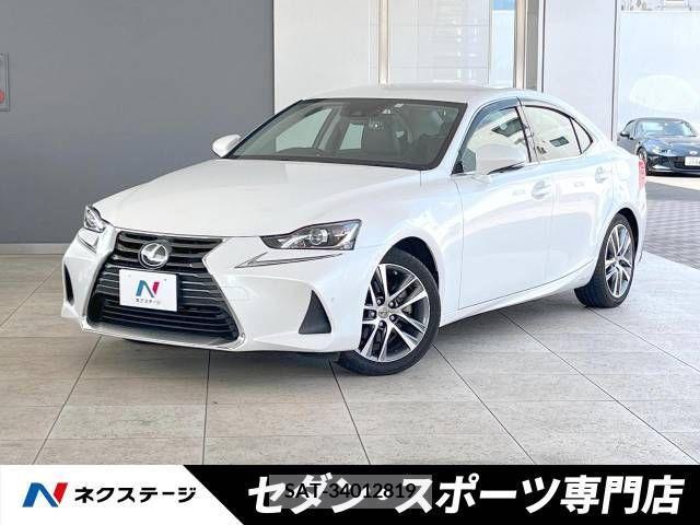 Lexus IS 2017-11 300088-0