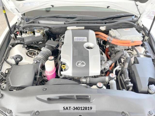 Lexus IS 2017-11 300088-18