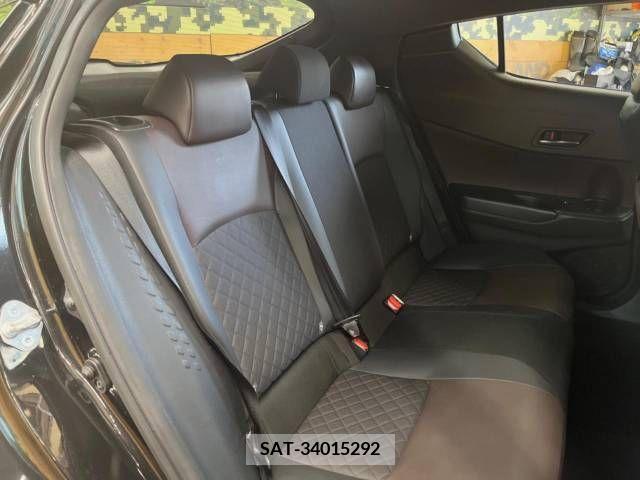 Toyota C-HR 2017-08 357782-10
