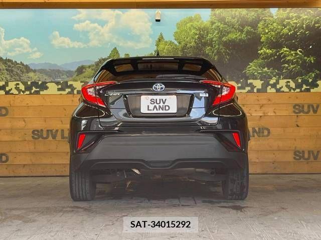 Toyota C-HR 2017-08 357782-15