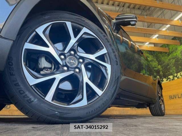 Toyota C-HR 2017-08 357782-13