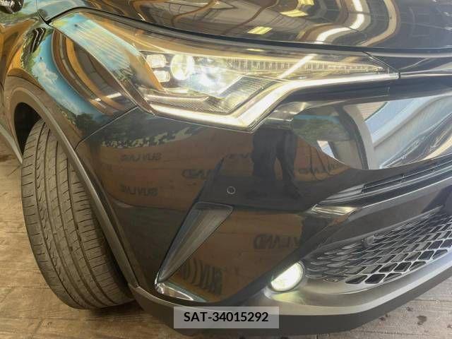 Toyota C-HR 2017-08 357782-12