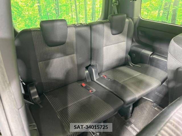 Toyota VOXY 2019-03 288828-10