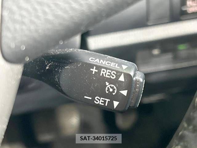 Toyota VOXY 2019-03 288828-6