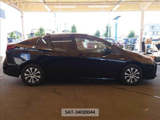 Toyota PRIUS 2019-07 393353-14