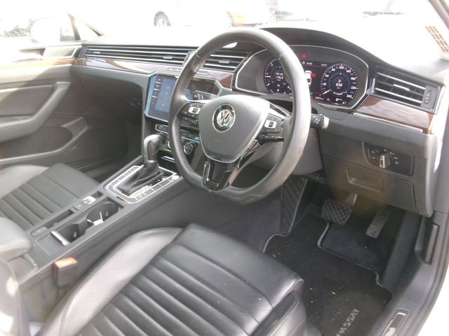 VolksWagen PASSAT 2019-02 194499-1