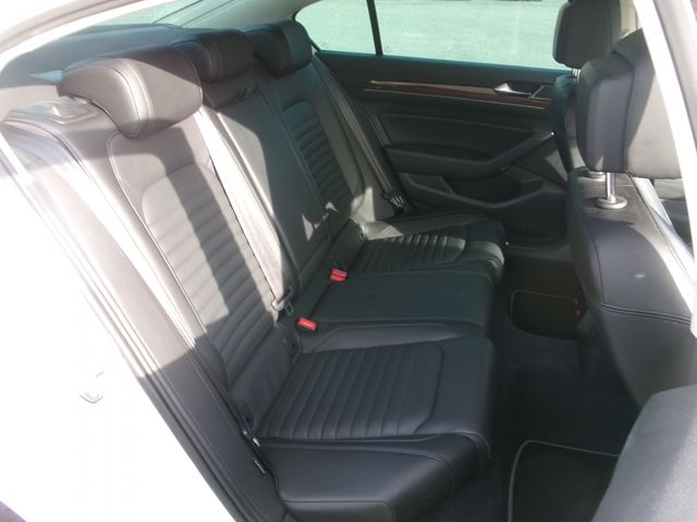 VolksWagen PASSAT 2019-02 194499-11