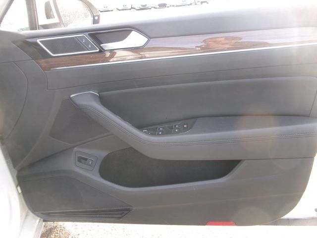 VolksWagen PASSAT 2019-02 194499-14