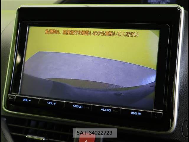 Toyota NOAH 2017-07 346680-4
