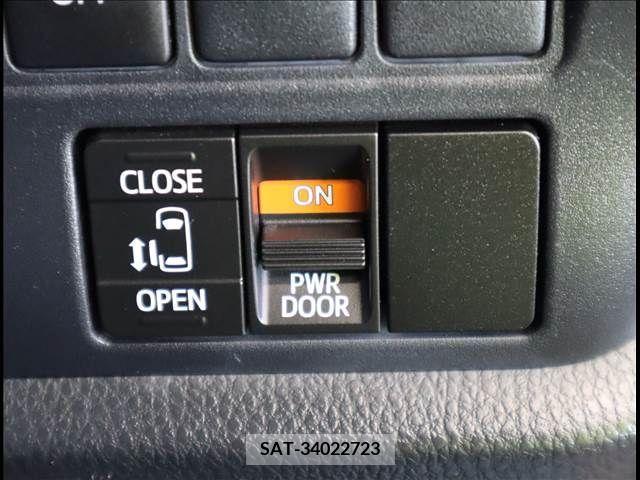 Toyota NOAH 2017-07 346680-13
