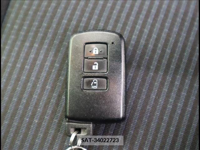 Toyota NOAH 2017-07 346680-12