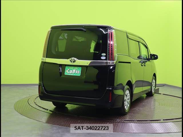 Toyota NOAH 2017-07 346680-1