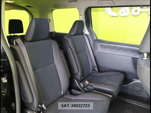 Toyota NOAH 2017-07 346680-21