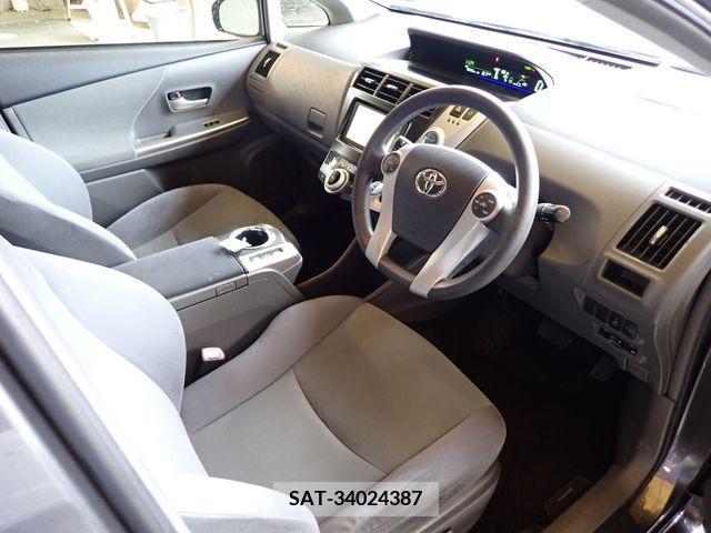 Toyota PRIUS ALPHA 2012-03 282440-1