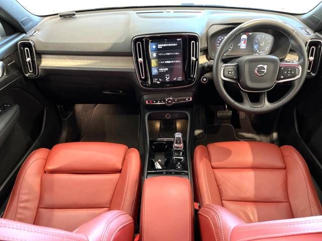 Volvo XC40 2018-11 20565-1