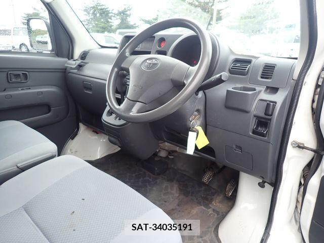 Toyota PIXIS VAN 2014-06 378058-1