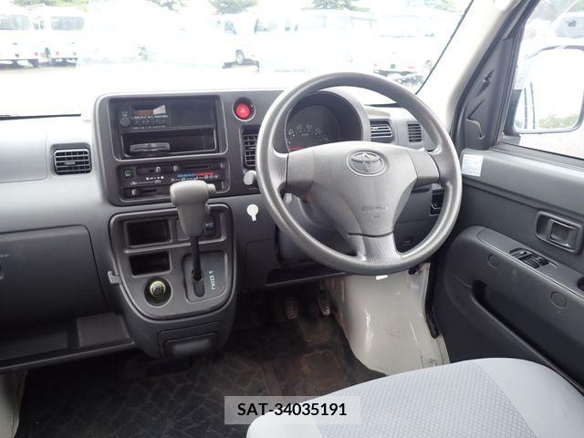 Toyota PIXIS VAN 2014-06 378058-17