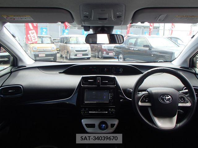 Toyota PRIUS 2017-09 322306-2