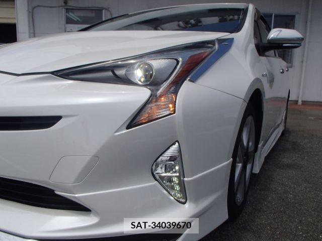 Toyota PRIUS 2017-09 322306-7