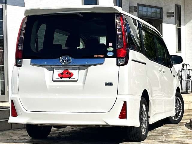 Toyota NOAH HYBRID 2016-06 16390-2
