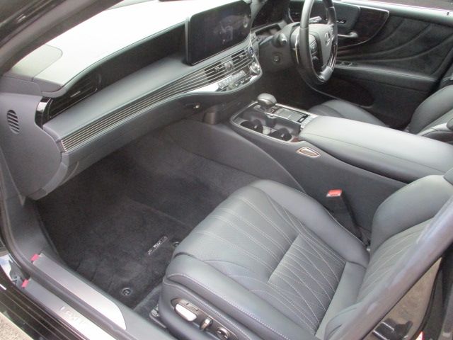 Lexus LS 2021-10 7735-16