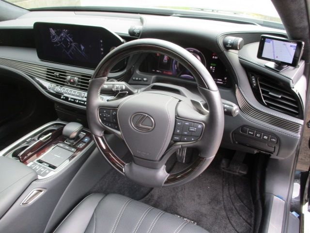 Lexus LS 2021-10 7735-20