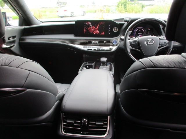 Lexus LS 2021-10 7735-14