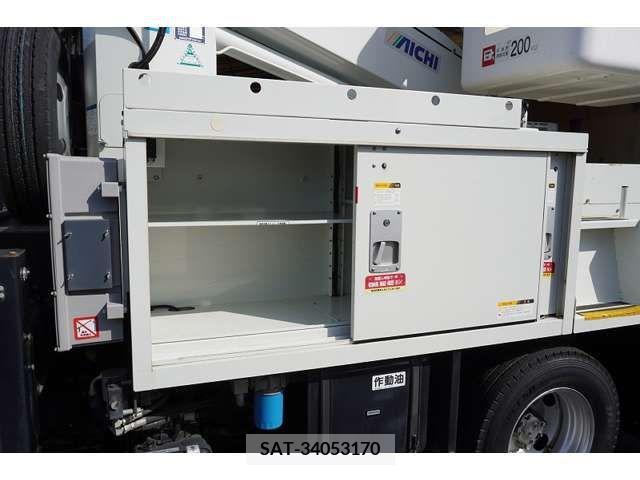 Mitsubishi CANTER 2017-12 218470-15