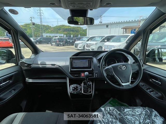 Toyota ESQUIRE 2017-02 268572-1