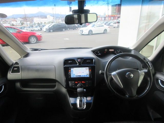 Nissan SERENA 2014-12 186523-7