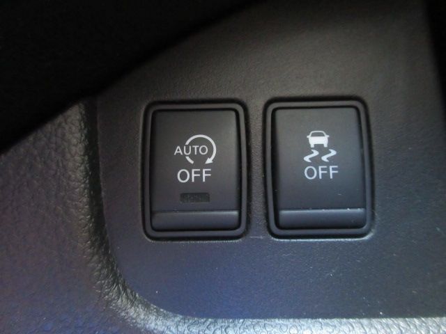 Nissan SERENA 2014-12 186523-21
