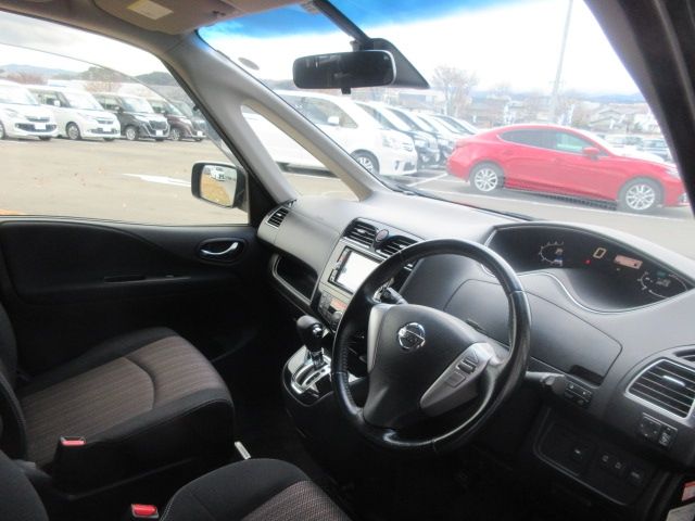 Nissan SERENA 2014-12 186523-11