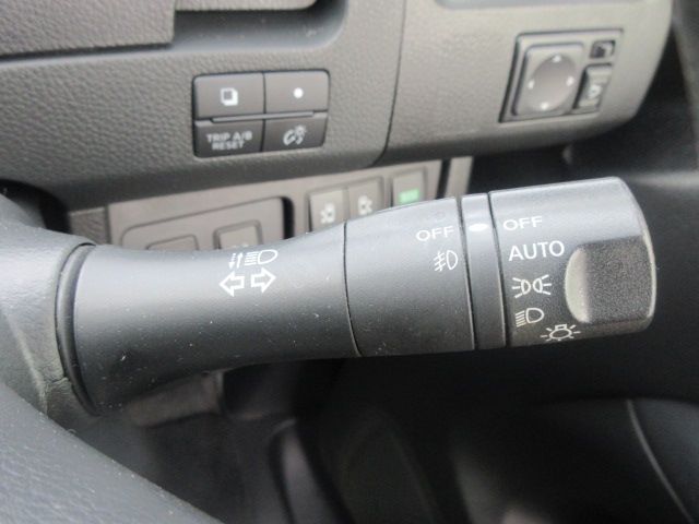 Nissan SERENA 2014-12 186523-23