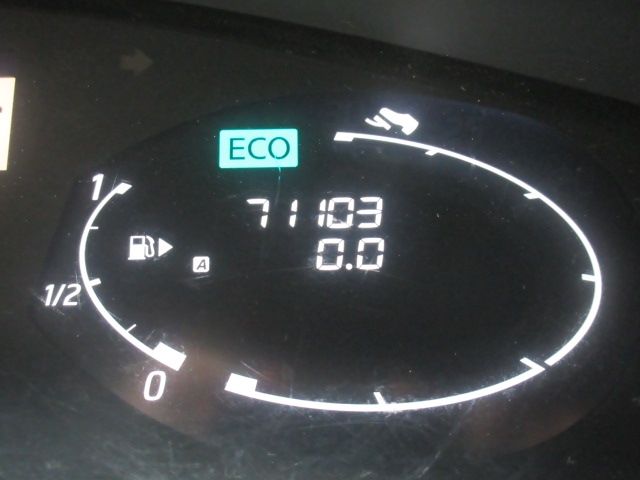 Nissan SERENA 2014-12 186523-25