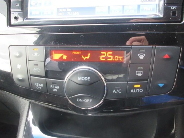 Nissan SERENA 2014-12 186523-15