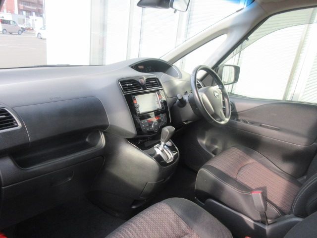 Nissan SERENA 2014-12 186523-4