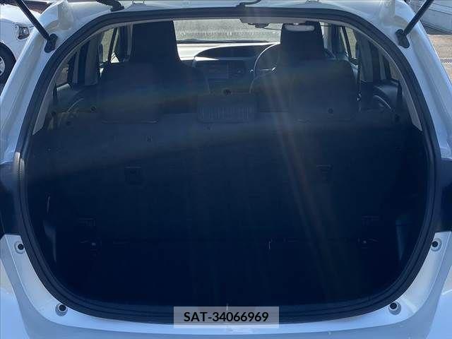 Toyota VITZ 2017-07 308735-13