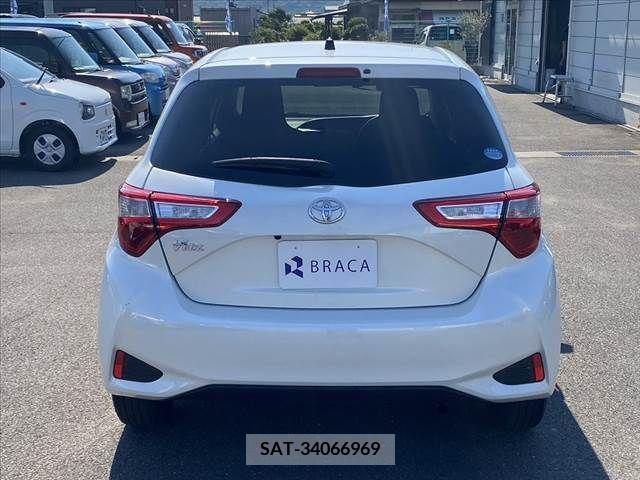 Toyota VITZ 2017-07 308735-11
