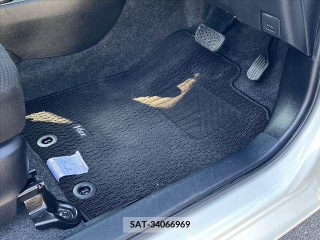 Toyota VITZ 2017-07 308735-29