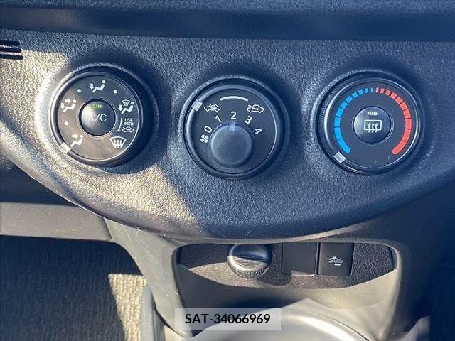 Toyota VITZ 2017-07 308735-21