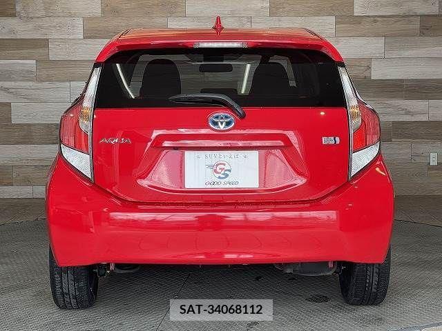 Toyota AQUA 2016-01 221590-18