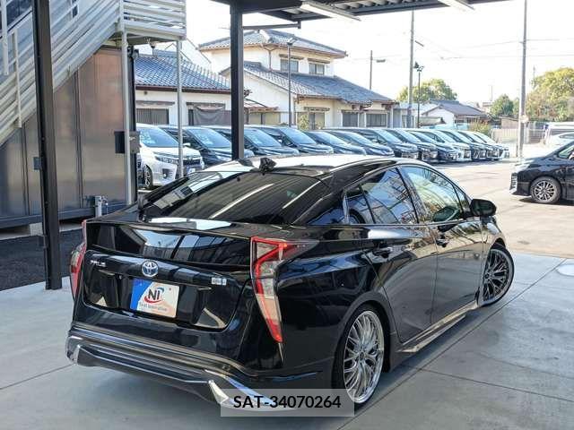 Toyota PRIUS 2018-12 222027-6