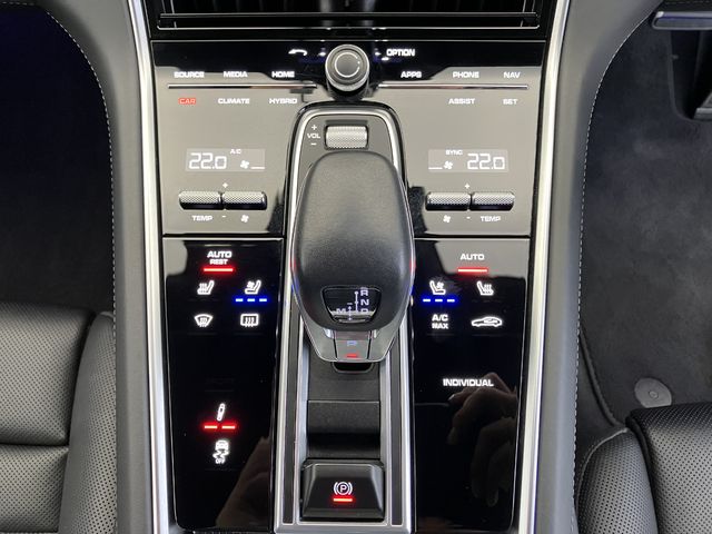 Porsche PANAMERA 2017-09 13084-10
