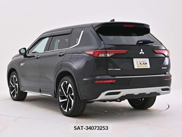 Mitsubishi OUTLANDER PHEV 2023-03 213558-19
